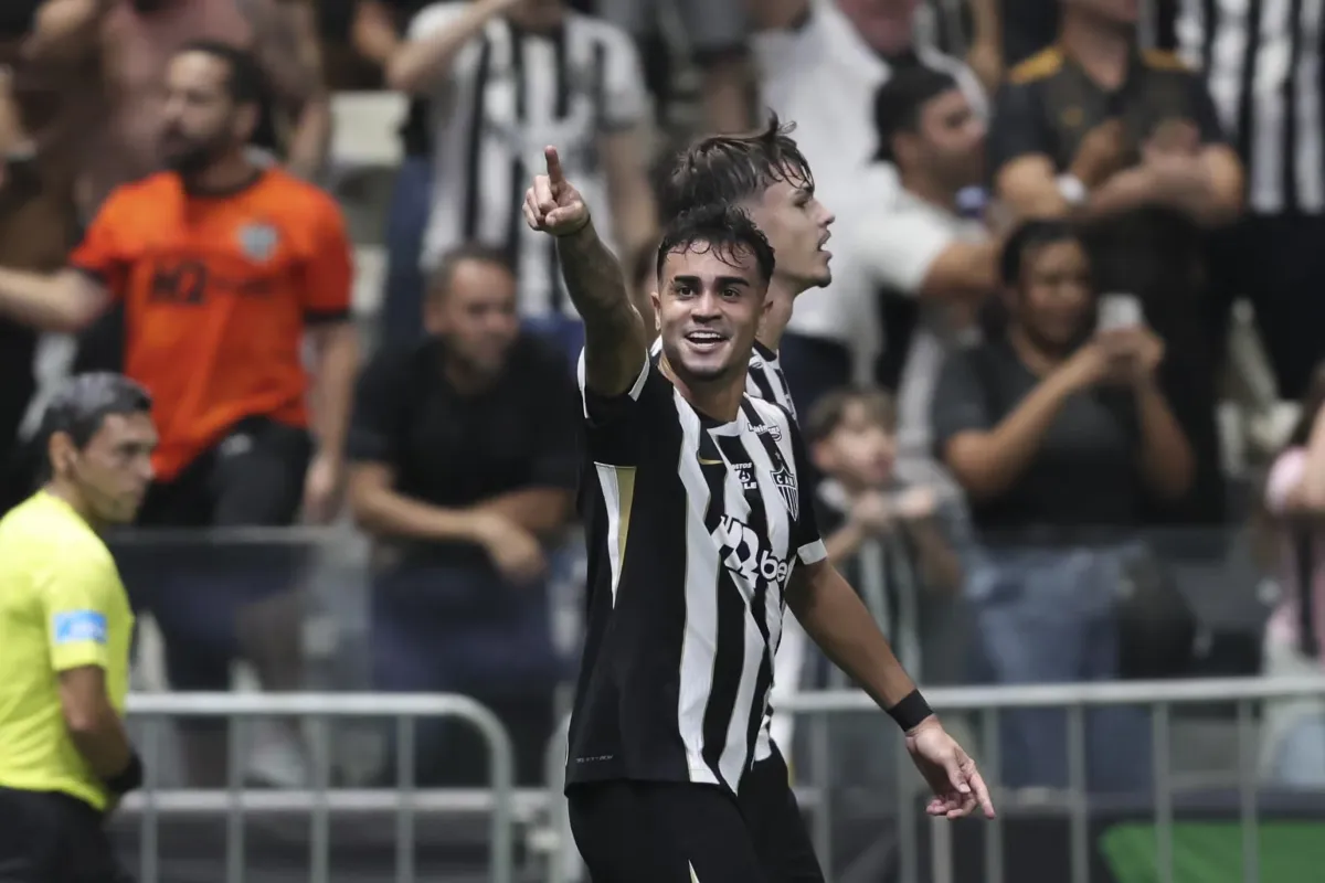 Em grande fase no Atlético-MG, Reinier exalta o técnico Eduardo Domínguez e relembra polêmica com torcida