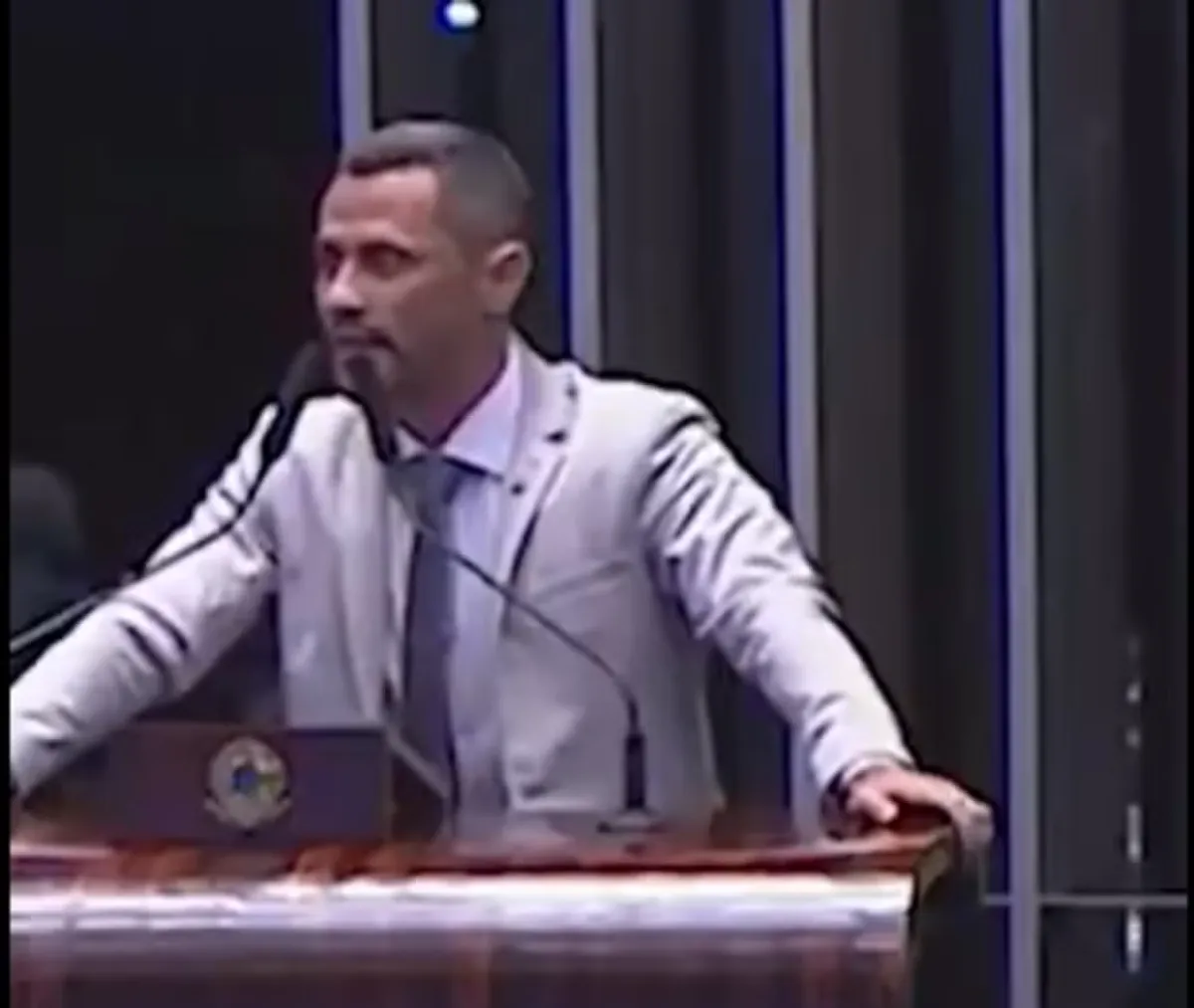 Cleitinho passa mal no Senado após discurso crítico sobre contas de Minas Gerais